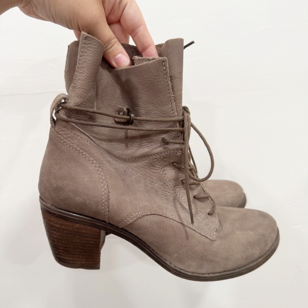Steve Madden Rambow Leather Lace-Up Boots Taupe Size 39 Stacked Heel Western